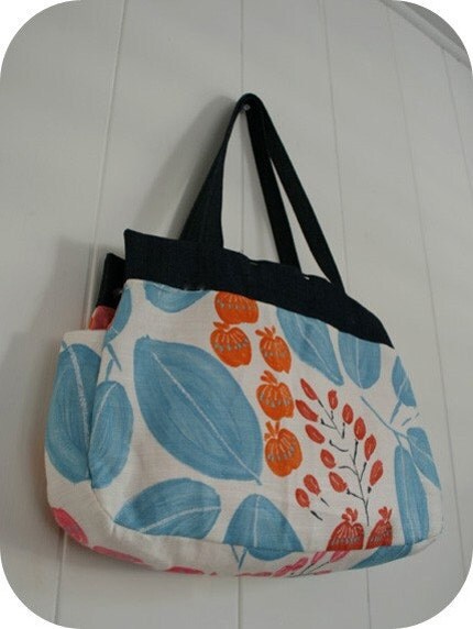 L e a v e s . H a n d b a g