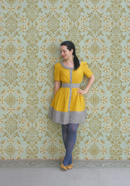 Blue tights + yellow and gray dress