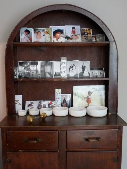 AT SF Simple White Home 11 - like the white bowls lined up