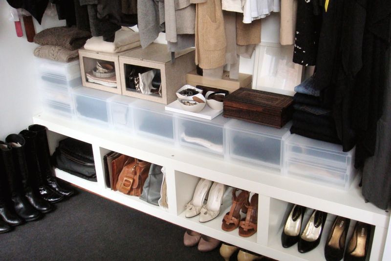 Laura - professional organizer - dressing area - winter 2