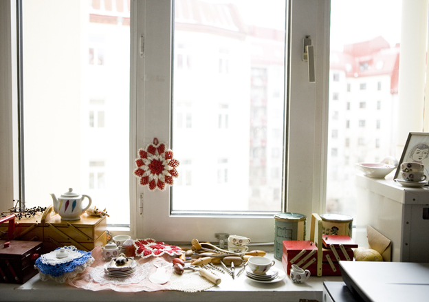 Fine little day - window sill piles 2