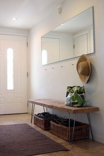 entryway via apartment therapy.jpg