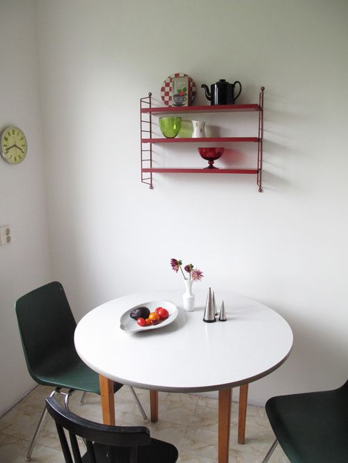 Aprill aprill se - friends home - adorable kitchen