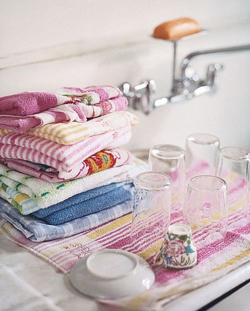 Pink in the kitchen - towels