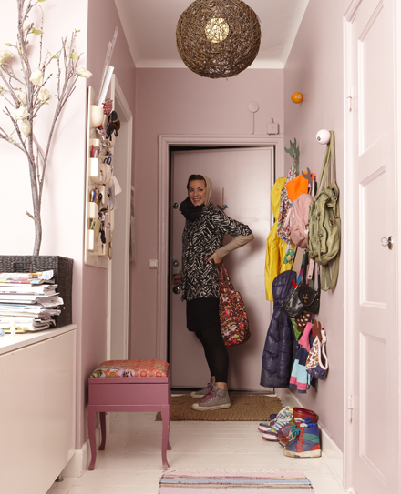 Dos family - their own house - in a magazine 1