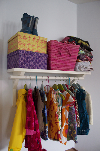 Green is the new black - colorful entryway